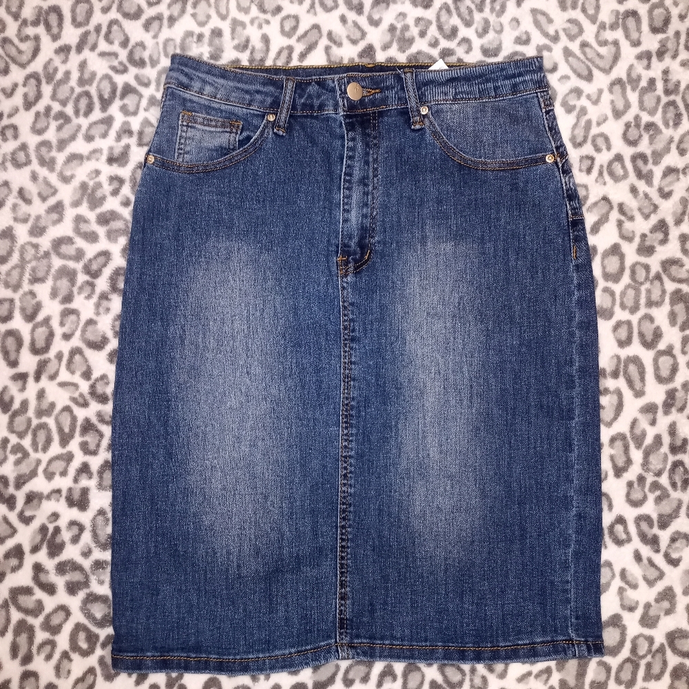 SHEIN denim skirt. Medium wash. Large.